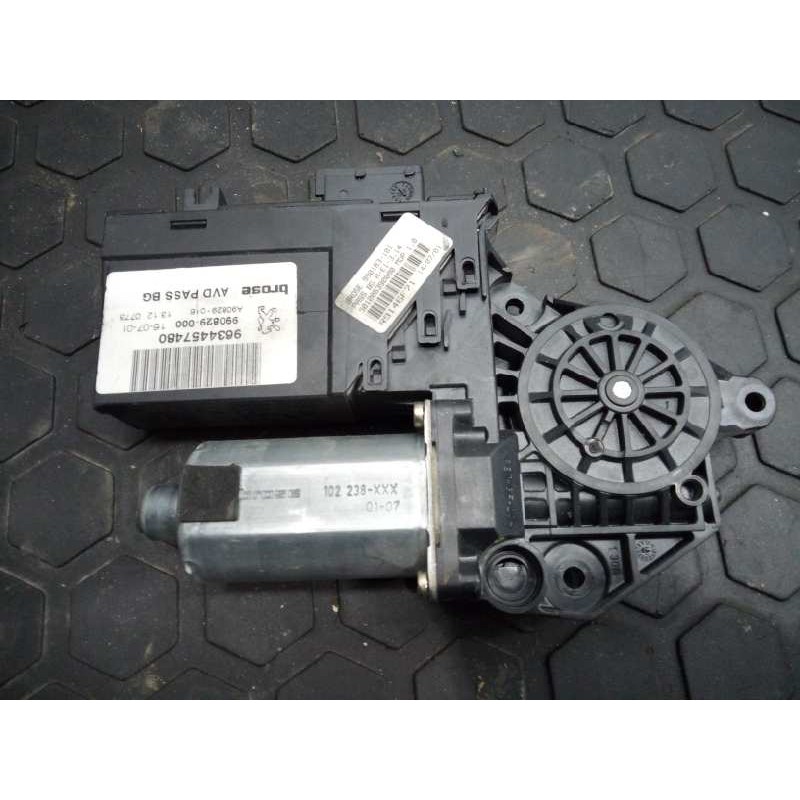 Recambio de motor elevalunas delantero derecho para peugeot 307 (s1) xr referencia OEM IAM 0130821766 9634457480 