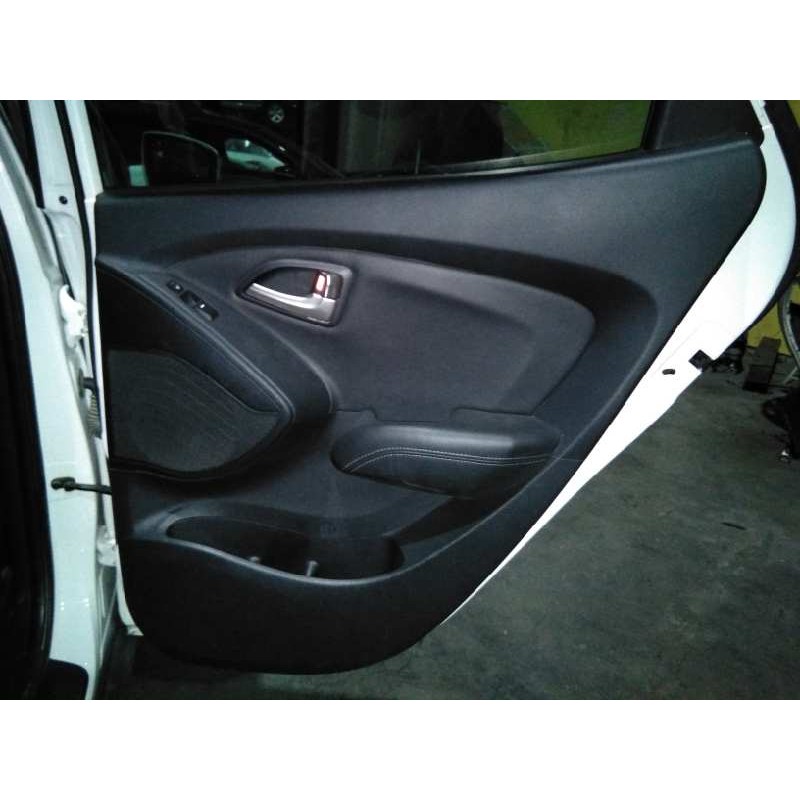 Recambio de guarnecido puerta trasera derecha para hyundai ix35 comfort 2wd referencia OEM IAM   