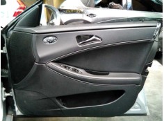 GUARNECIDO PUERTA DELANTERA DERECHA 