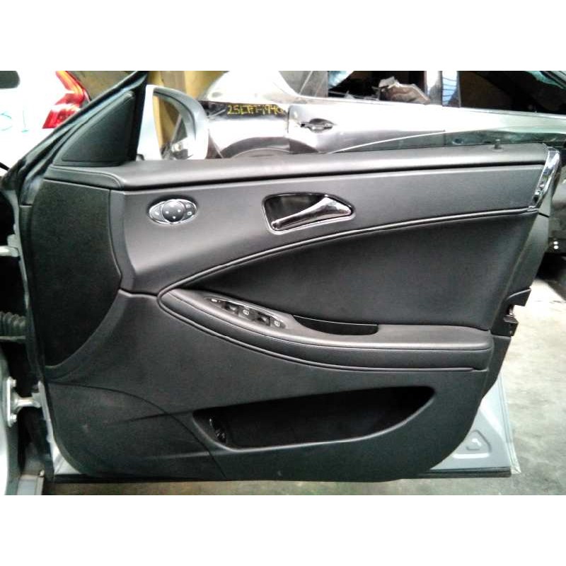 Recambio de guarnecido puerta delantera derecha para mercedes clase cls (w219) 320 / 350 cdi grand edition (219.322) referencia 