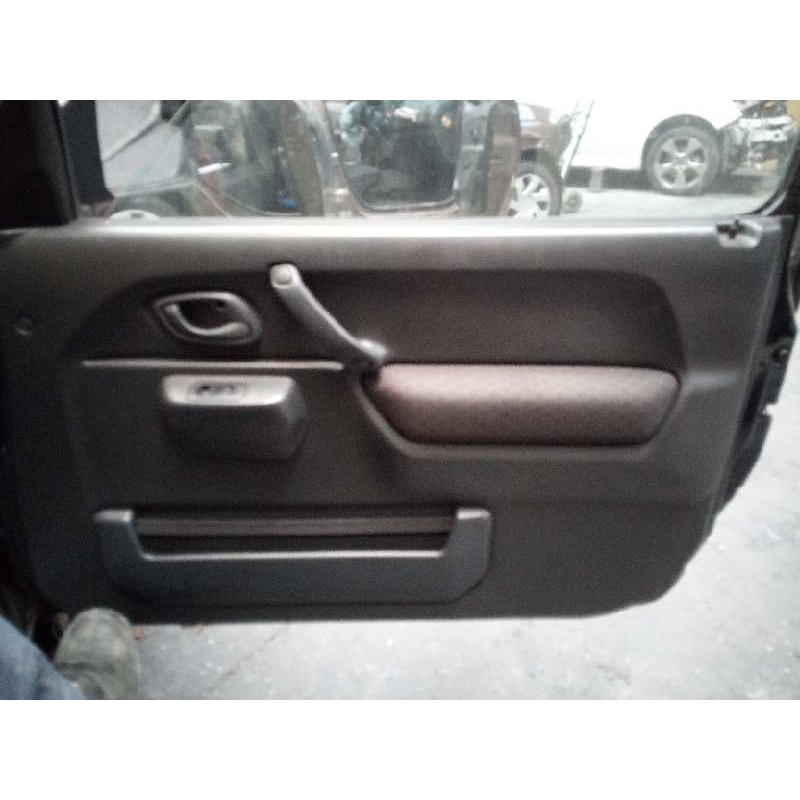 Recambio de guarnecido puerta delantera derecha para suzuki jimny sn (fj) techo metálico referencia OEM IAM 8370181AC0BCF  