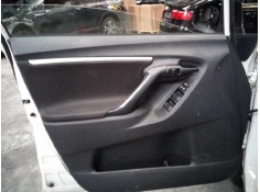 GUARNECIDO PUERTA DELANTERA IZQUIERDA 