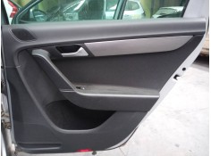 GUARNECIDO PUERTA TRASERA DERECHA 