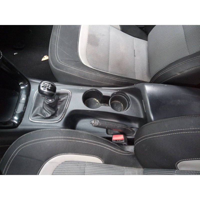 Recambio de consola central para kia cee´d drive referencia OEM IAM   