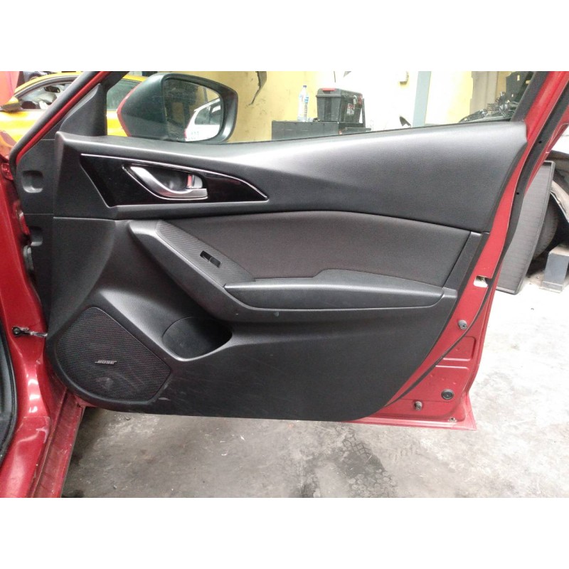 Recambio de guarnecido puerta delantera derecha para mazda 3 lim. () evolution referencia OEM IAM   
