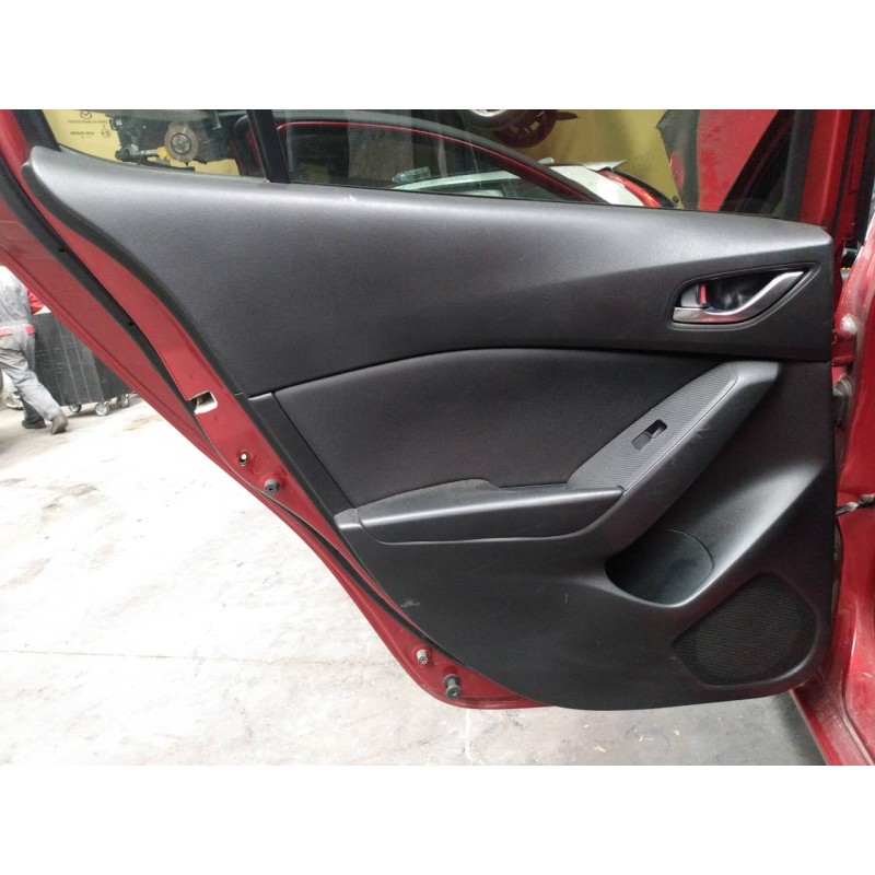 Recambio de guarnecido puerta trasera izquierda para mazda 3 lim. () evolution referencia OEM IAM   