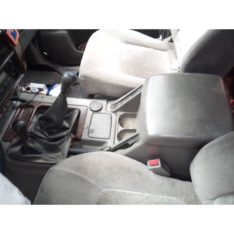 Recambio de consola central para nissan patrol gr (y61) gr s referencia OEM IAM   