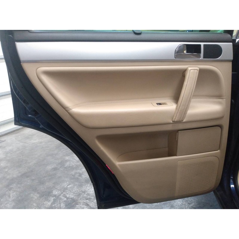 Recambio de guarnecido puerta trasera izquierda para volkswagen touareg (7la) tdi r5 referencia OEM IAM   
