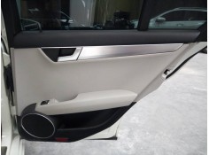 GUARNECIDO PUERTA TRASERA DERECHA 