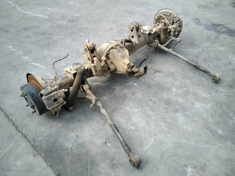 Recambio de puente trasero para toyota land cruiser (j10) td vx referencia OEM IAM   ESTANTERIA 4