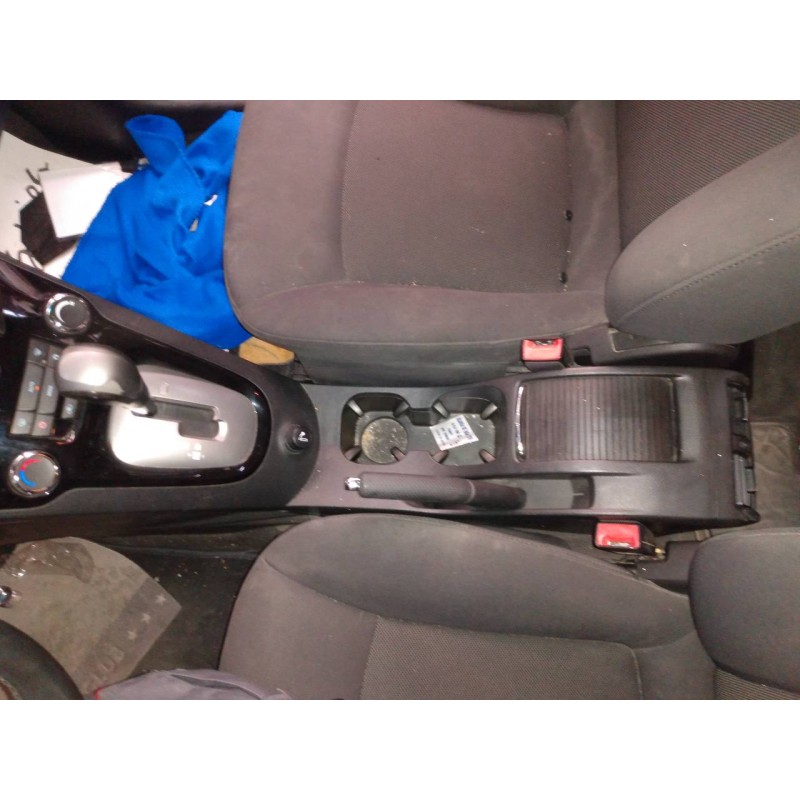 Recambio de consola central para chevrolet orlando lt+ referencia OEM IAM   