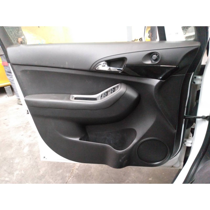 Recambio de guarnecido puerta delantera izquierda para chevrolet orlando lt+ referencia OEM IAM   