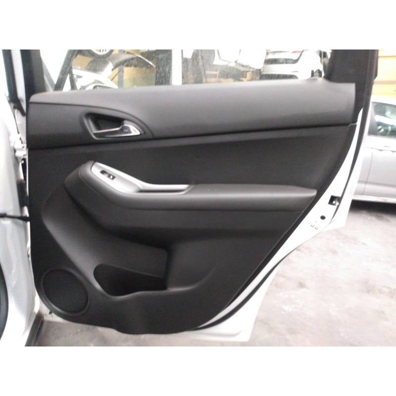 Recambio de guarnecido puerta trasera derecha para chevrolet orlando lt+ referencia OEM IAM   