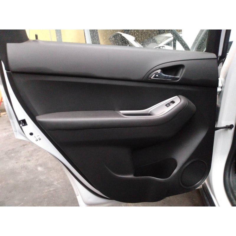 Recambio de guarnecido puerta trasera izquierda para chevrolet orlando lt+ referencia OEM IAM   