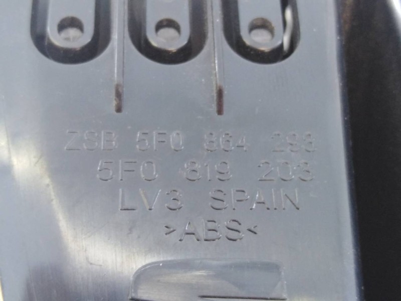 Recambio de rejilla aireadora para seat leon (1m1) referencia OEM IAM 5F0819203 ZSB5F0864298 