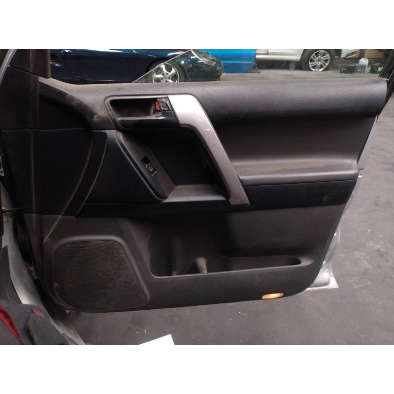 Recambio de guarnecido puerta delantera derecha para toyota land cruiser (j15) basis referencia OEM IAM   
