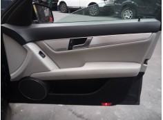 GUARNECIDO PUERTA DELANTERA DERECHA 