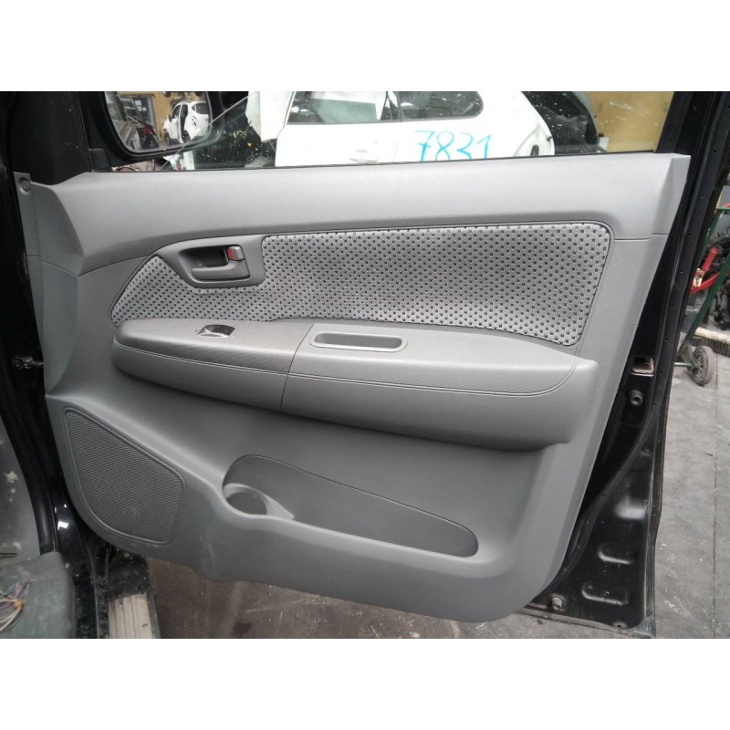 Recambio de guarnecido puerta delantera derecha para toyota hilux (kun) double cab 4x4 referencia OEM IAM   