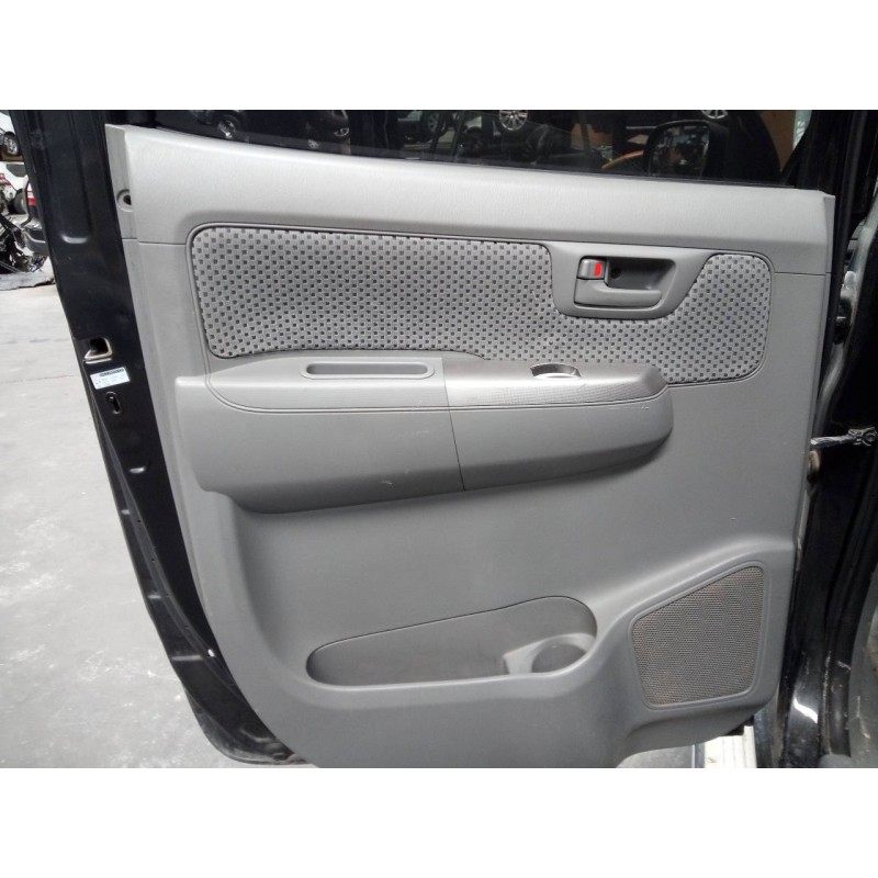 Recambio de guarnecido puerta trasera izquierda para toyota hilux (kun) double cab 4x4 referencia OEM IAM   