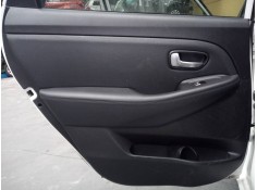 Recambio de guarnecido puerta trasera izquierda para kia carens ( ) drive referencia OEM IAM   