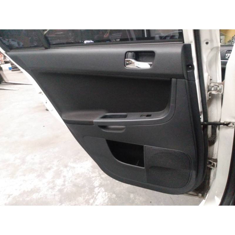 Recambio de guarnecido puerta trasera izquierda para mitsubishi lancer sportback (cx) motion referencia OEM IAM   