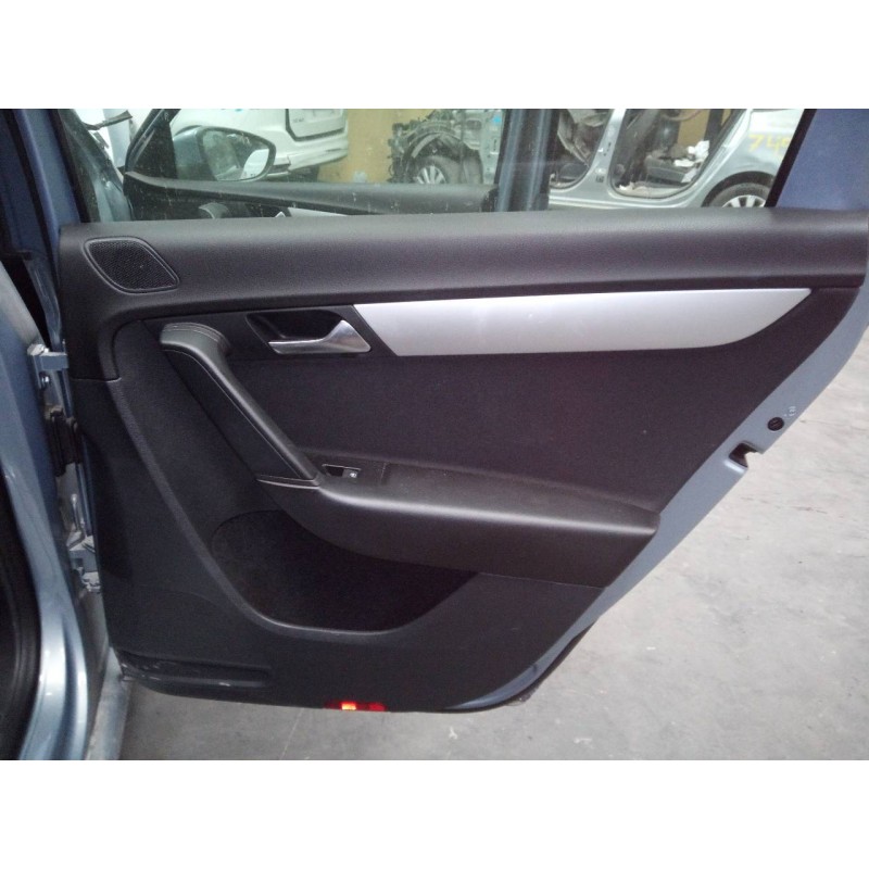 Recambio de guarnecido puerta trasera derecha para volkswagen passat variant (365) advance bluemotion referencia OEM IAM   