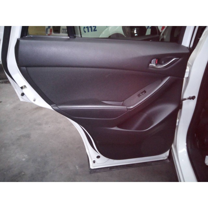 Recambio de guarnecido puerta trasera izquierda para mazda cx-5 style 2wd referencia OEM IAM   