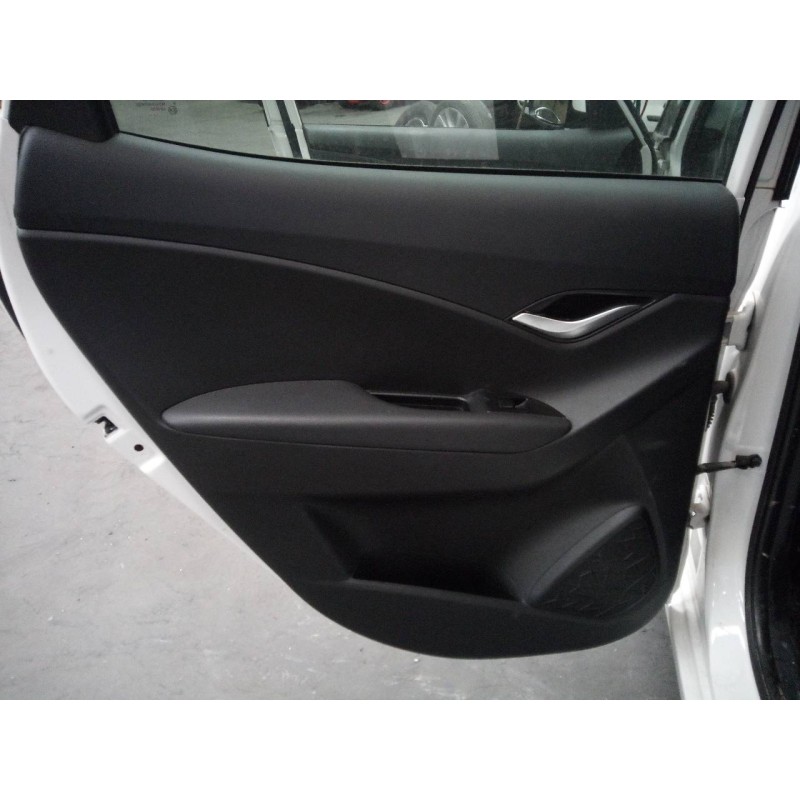 Recambio de guarnecido puerta trasera izquierda para hyundai ix20 gls comfort blue referencia OEM IAM   
