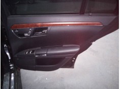 GUARNECIDO PUERTA TRASERA DERECHA 