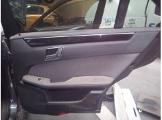 GUARNECIDO PUERTA TRASERA DERECHA 