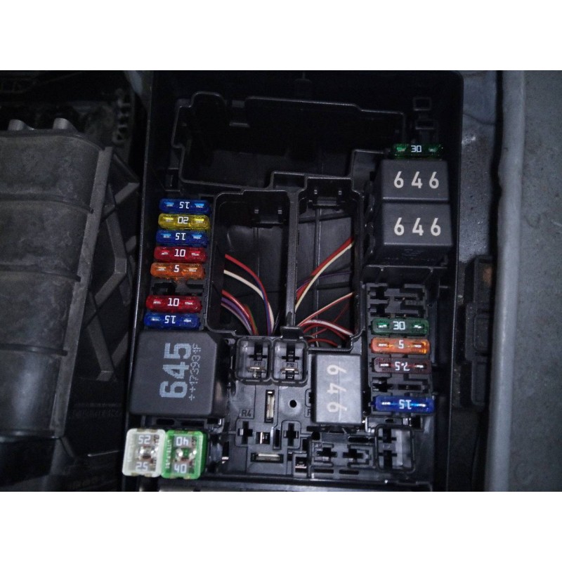 Recambio de caja reles / fusibles para volkswagen passat lim. (3g2) sport bmt referencia OEM IAM   