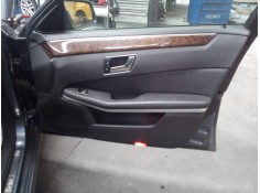 GUARNECIDO PUERTA DELANTERA DERECHA 