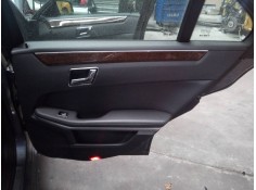 GUARNECIDO PUERTA TRASERA DERECHA 
