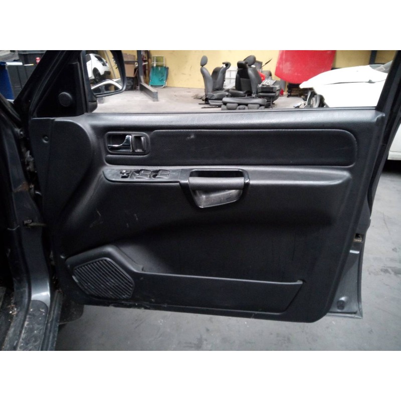 Recambio de guarnecido puerta delantera derecha para nissan terrano/terrano.ii (r20) elegance referencia OEM IAM   