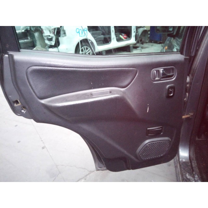 Recambio de guarnecido puerta trasera izquierda para nissan terrano/terrano.ii (r20) elegance referencia OEM IAM   