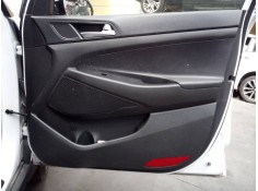 Recambio de guarnecido puerta delantera derecha para hyundai tucson essence bluedrive 2wd referencia OEM IAM   