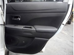 GUARNECIDO PUERTA TRASERA DERECHA 
