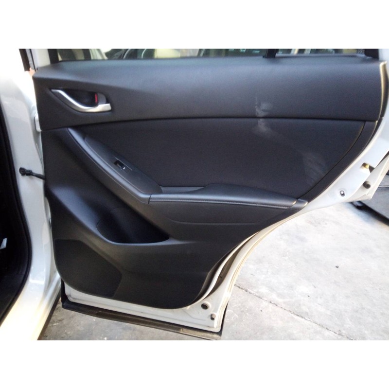 Recambio de guarnecido puerta trasera derecha para mazda cx-5 style 2wd referencia OEM IAM   