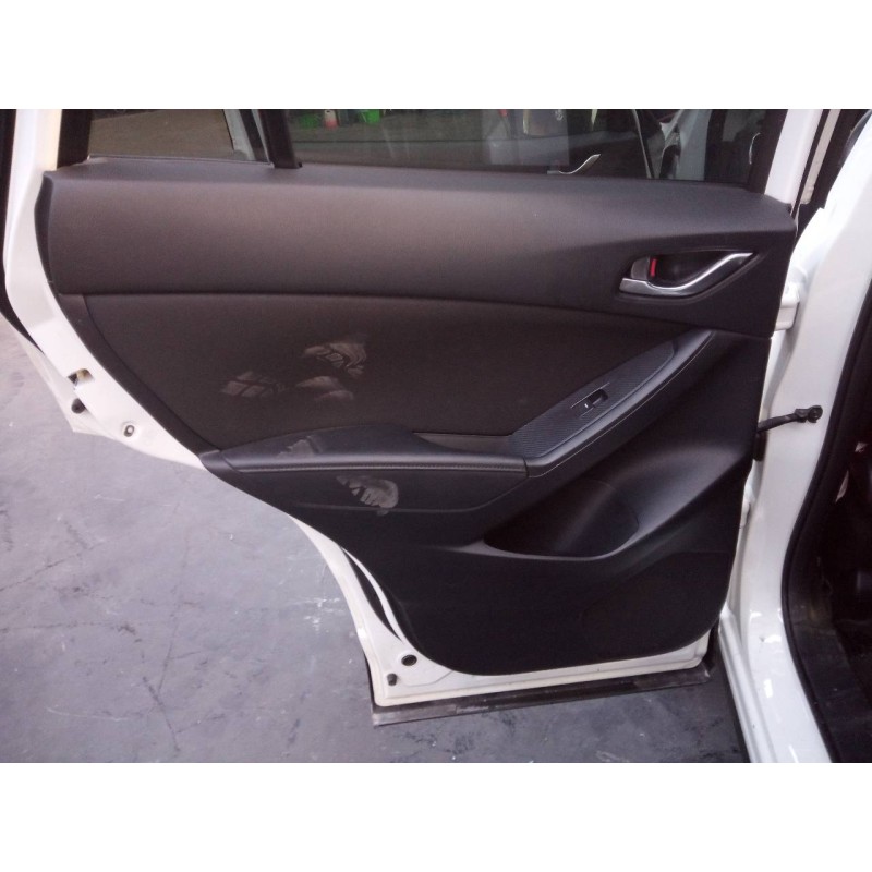 Recambio de guarnecido puerta trasera izquierda para mazda cx-5 style 2wd referencia OEM IAM   