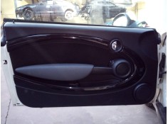 GUARNECIDO PUERTA DELANTERA IZQUIERDA 