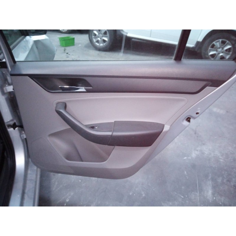 Recambio de guarnecido puerta trasera derecha para seat toledo (kg3) style referencia OEM IAM   