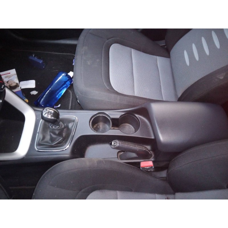 Recambio de consola central para kia cee´d drive referencia OEM IAM   