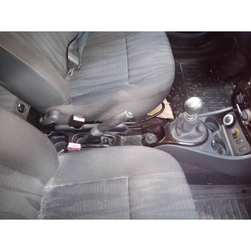 Recambio de consola central para dacia duster ambiance 4x4 referencia OEM IAM   