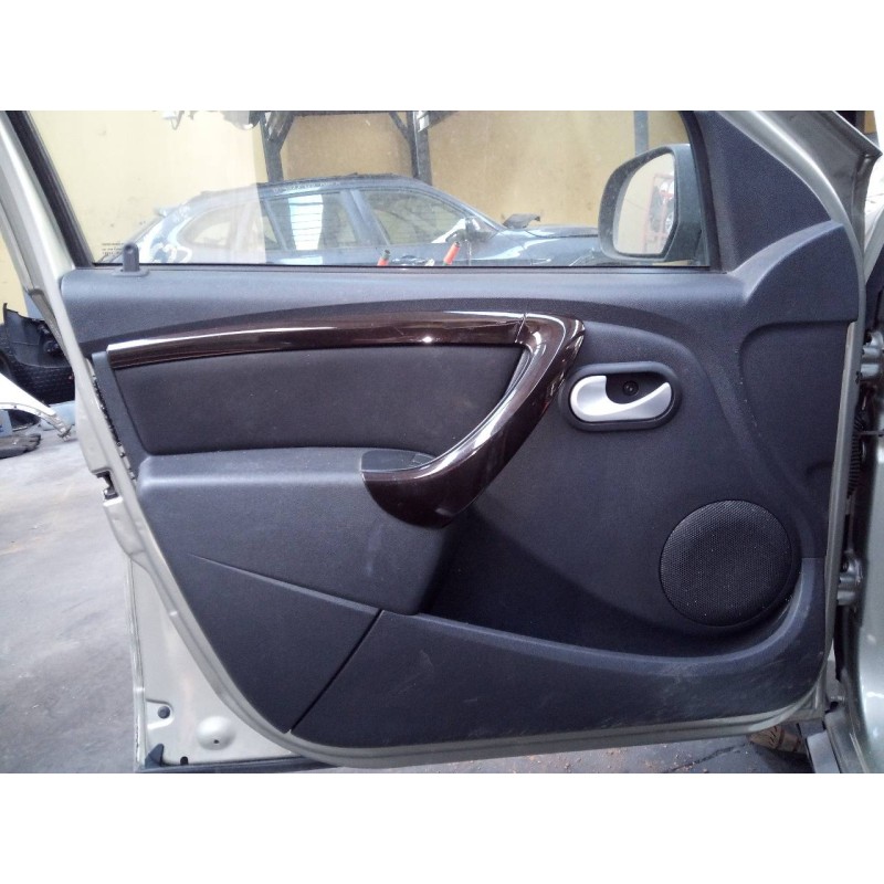 Recambio de guarnecido puerta delantera izquierda para dacia duster ambiance 4x4 referencia OEM IAM   