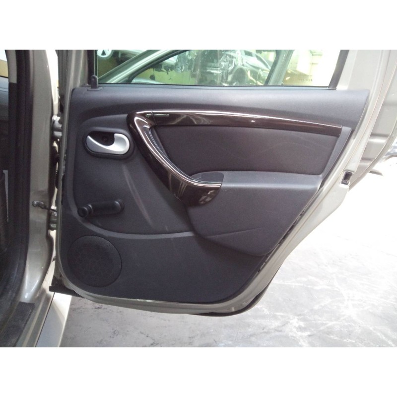 Recambio de guarnecido puerta trasera derecha para dacia duster ambiance 4x4 referencia OEM IAM   