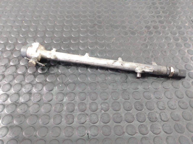 Recambio de rampa inyectora para mercedes clase c (w203) berlina 2.2 cdi cat referencia OEM IAM A6110700095 0445214004 