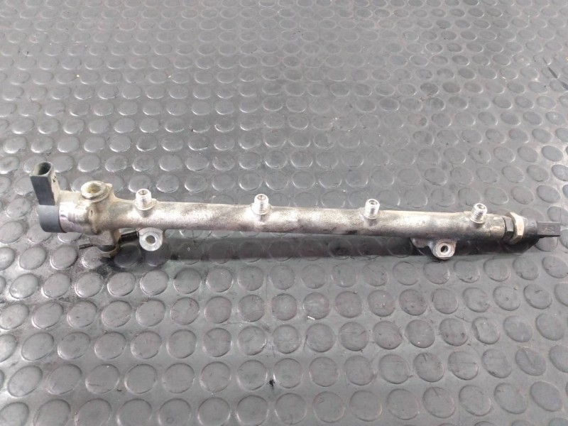 Recambio de rampa inyectora para mercedes clase c (w203) berlina 2.2 cdi cat referencia OEM IAM A6110700095 0445214004 