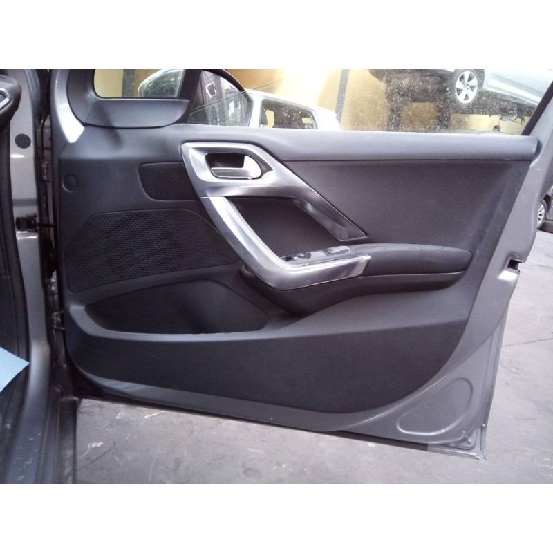 Recambio de guarnecido puerta delantera derecha para peugeot 2008 (--.2013) allure referencia OEM IAM   