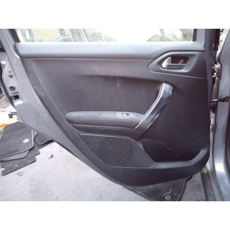 Recambio de guarnecido puerta trasera izquierda para peugeot 2008 (--.2013) allure referencia OEM IAM   