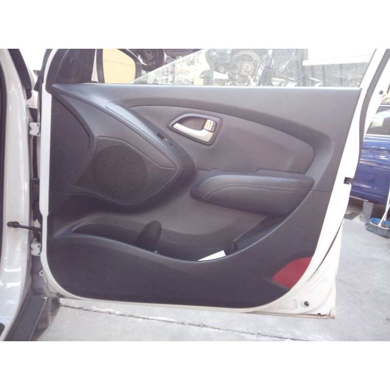 Recambio de guarnecido puerta delantera derecha para hyundai ix35 style 2wd referencia OEM IAM   
